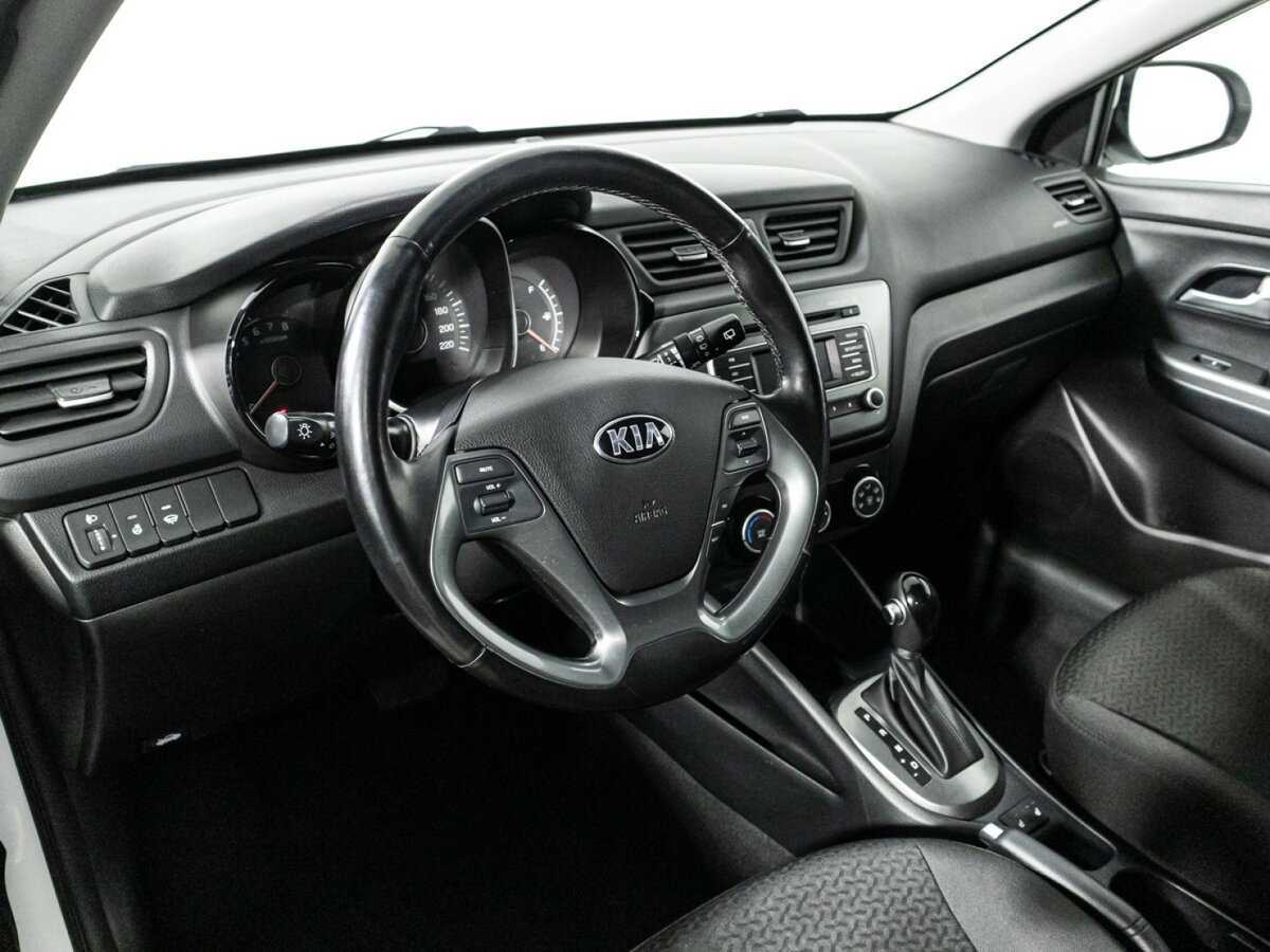 Kia Rio с пробегом — 2017 год. Фото: #10