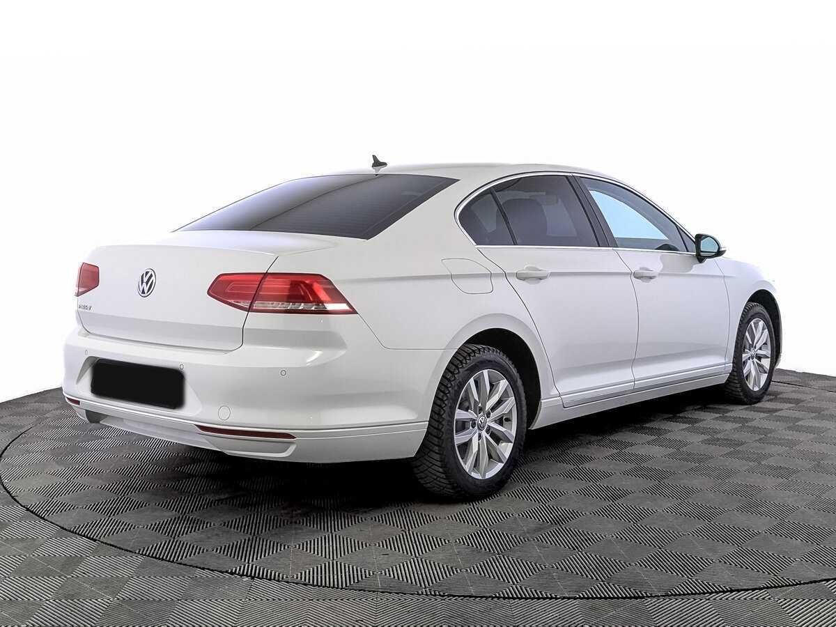 Volkswagen Passat с пробегом — 2019 год. Фото: #4