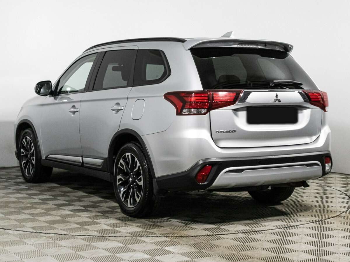 Mitsubishi Outlander с пробегом — 2022 год. Фото: #6