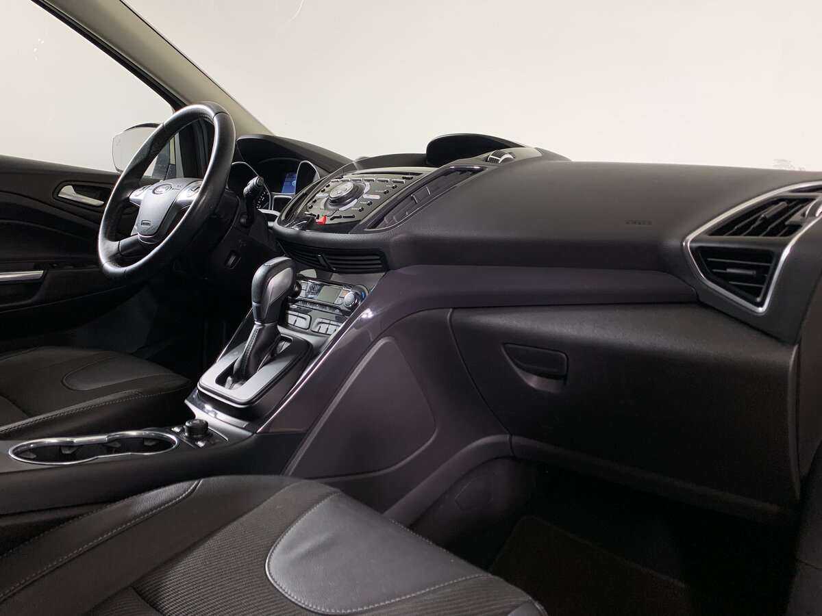Ford Kuga с пробегом — 2014 год. Фото: #10