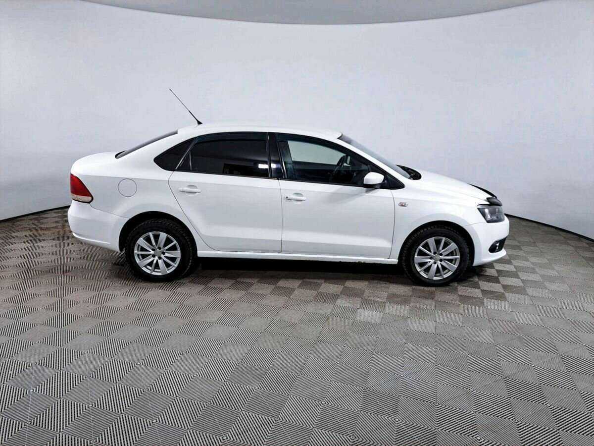 Volkswagen Polo с пробегом — 2012 год. Фото: #2