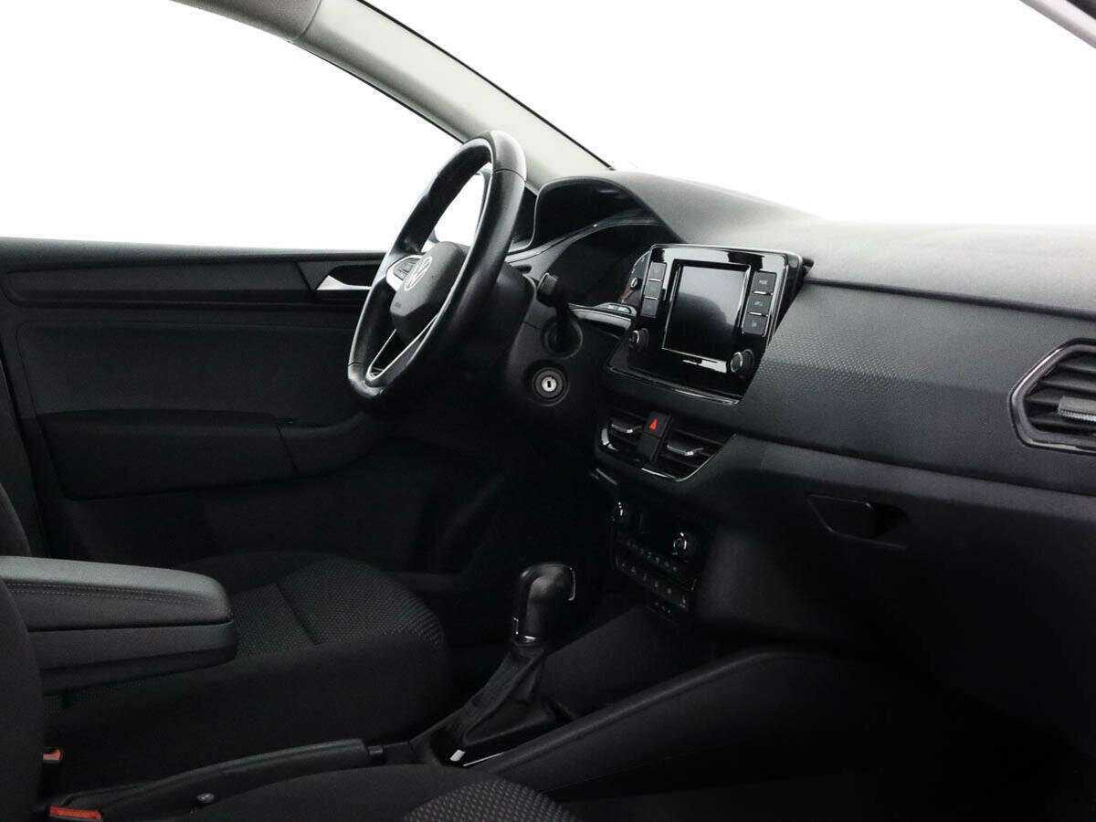 Volkswagen Polo с пробегом — 2020 год. Фото: #6