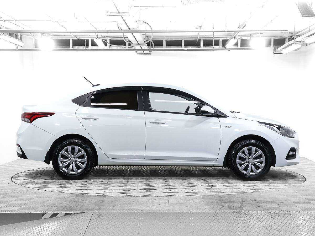 Hyundai Solaris с пробегом — 2017 год. Фото: #3