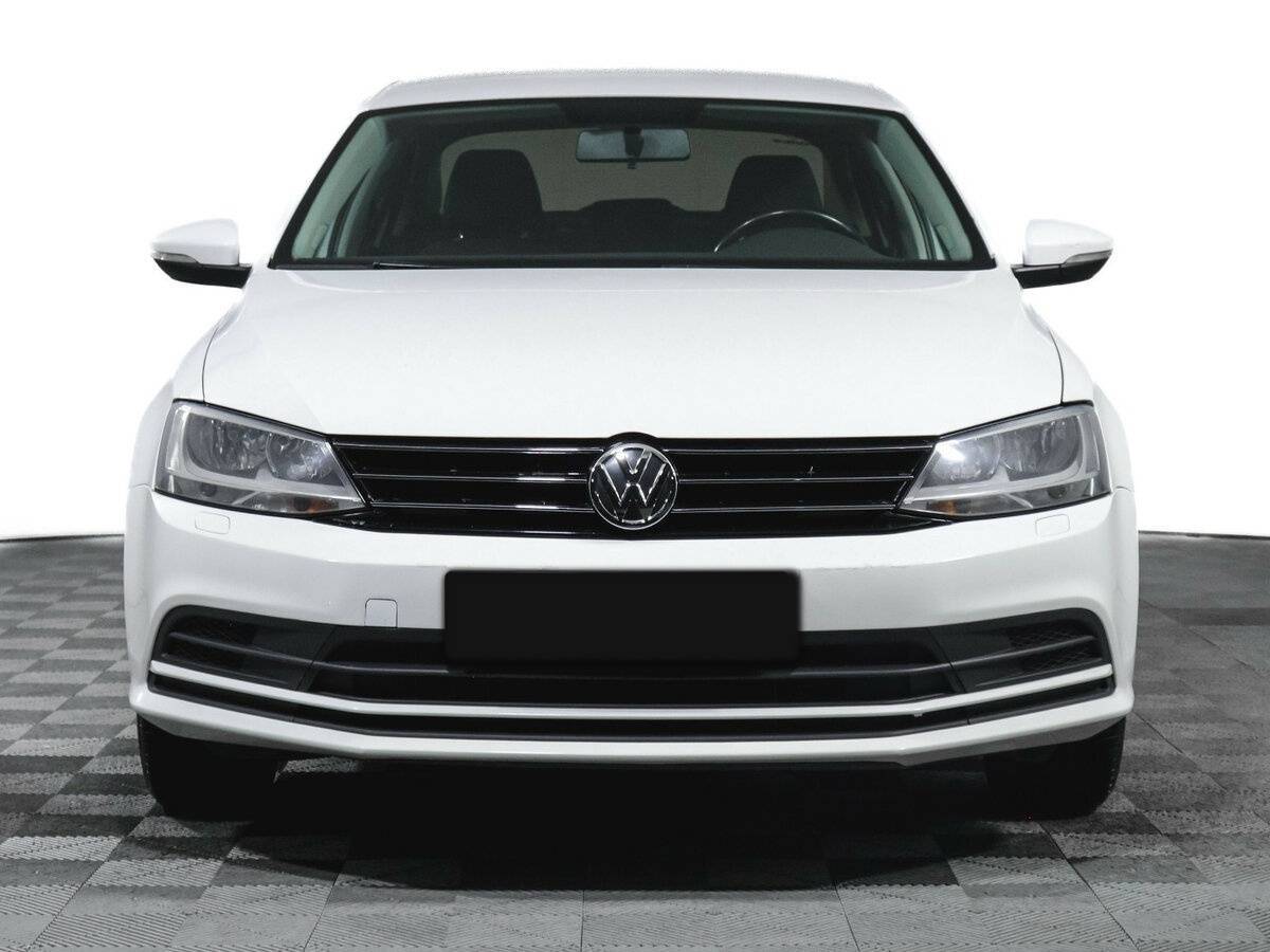 Volkswagen Jetta с пробегом — 2016 год. Фото: #1