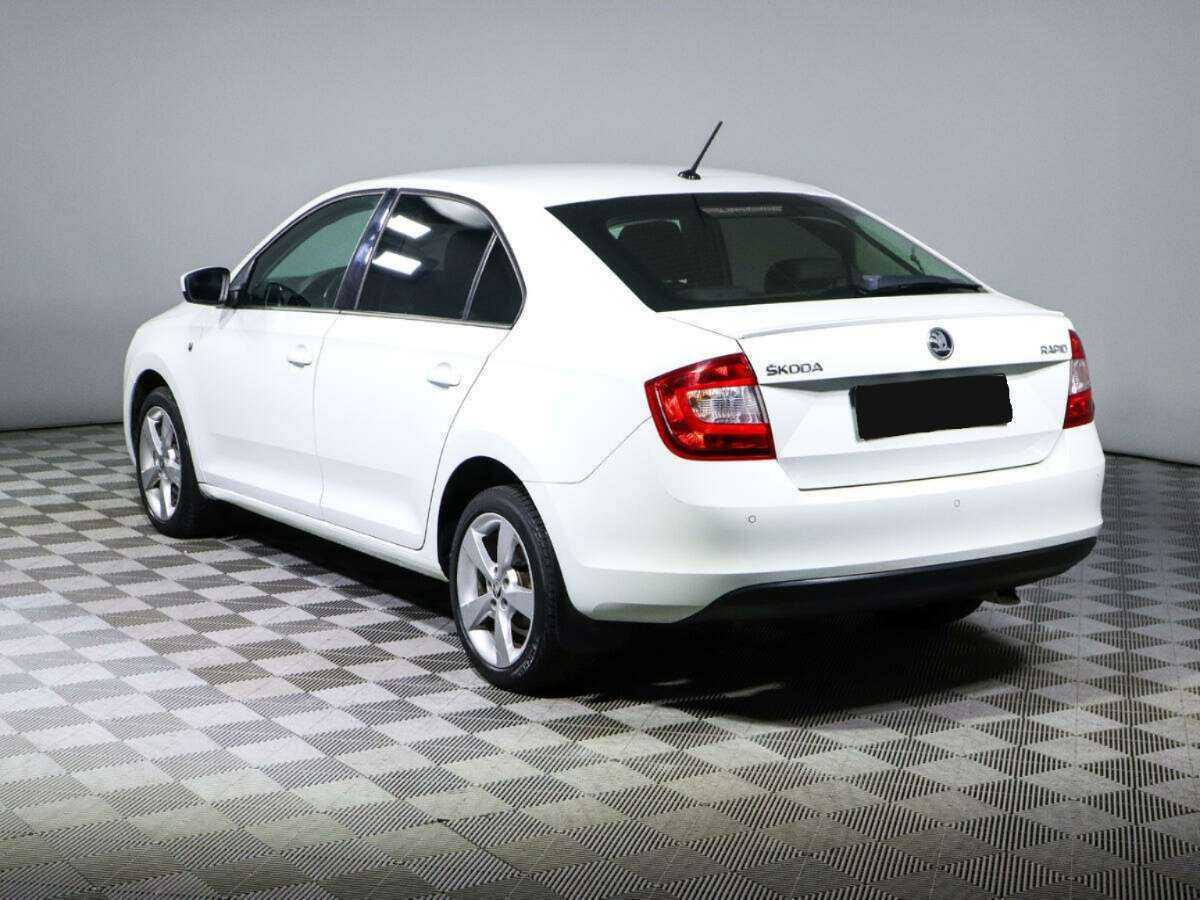 Skoda Rapid с пробегом — 2016 год. Фото: #5