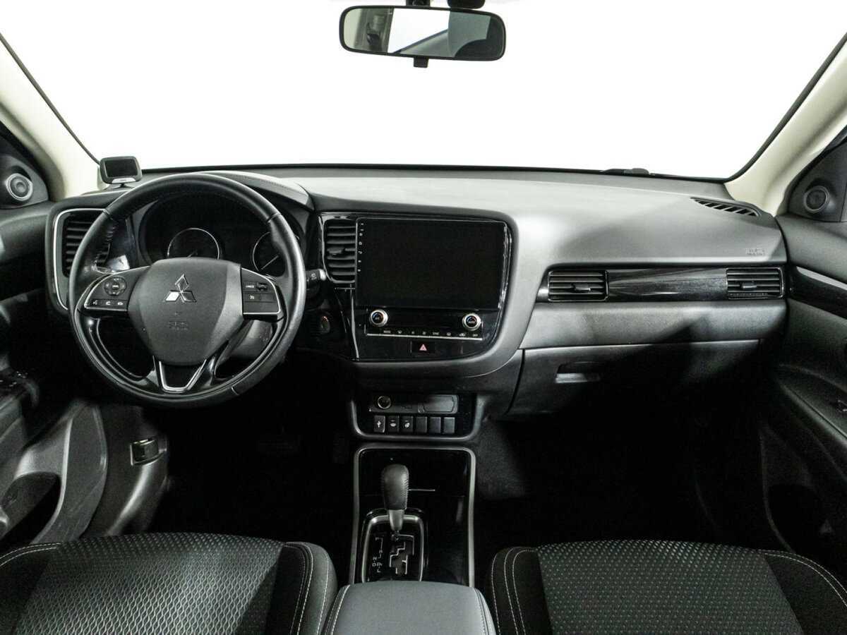 Mitsubishi Outlander с пробегом — 2021 год. Фото: #11