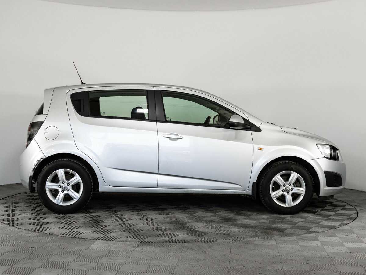 Chevrolet Aveo с пробегом — 2013 год. Фото: #3