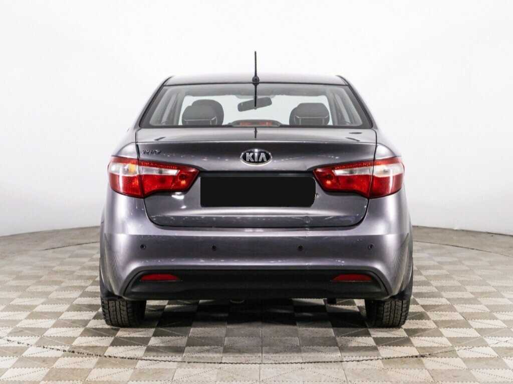 Kia Rio с пробегом — 2013 год. Фото: #5