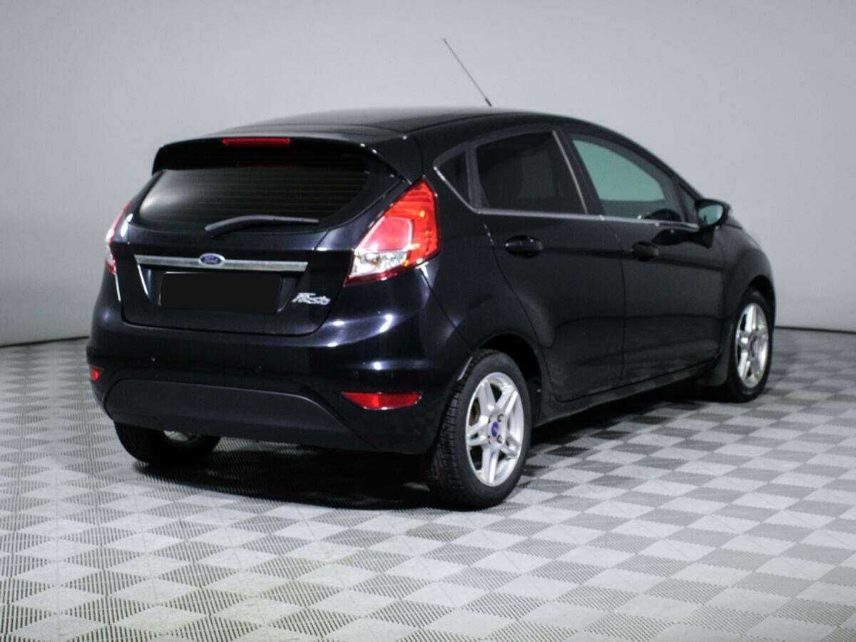 Ford Fiesta с пробегом — 2015 год. Фото: #4