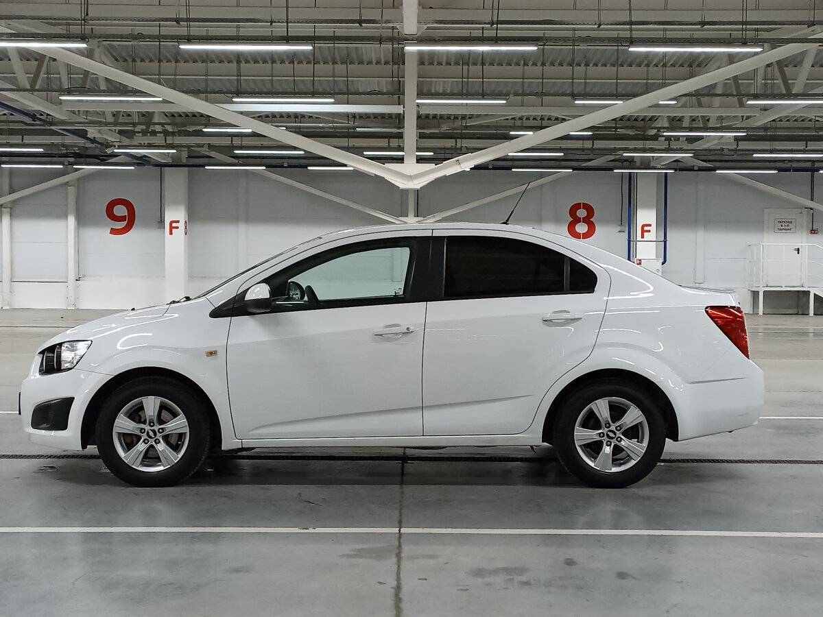 Chevrolet Aveo с пробегом — 2012 год. Фото: #7