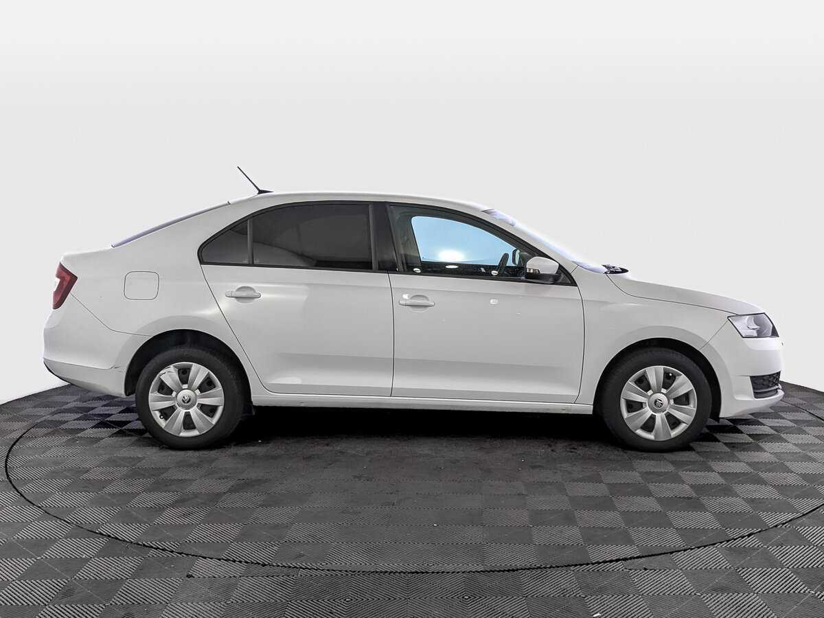 Skoda Rapid с пробегом — 2018 год. Фото: #3