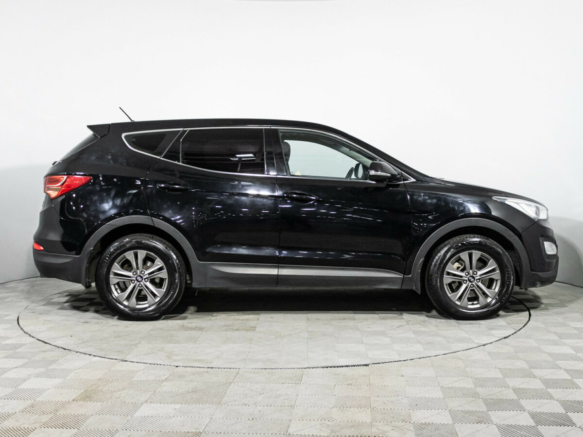 Hyundai Santa Fe с пробегом — 2014 год. Фото: #3