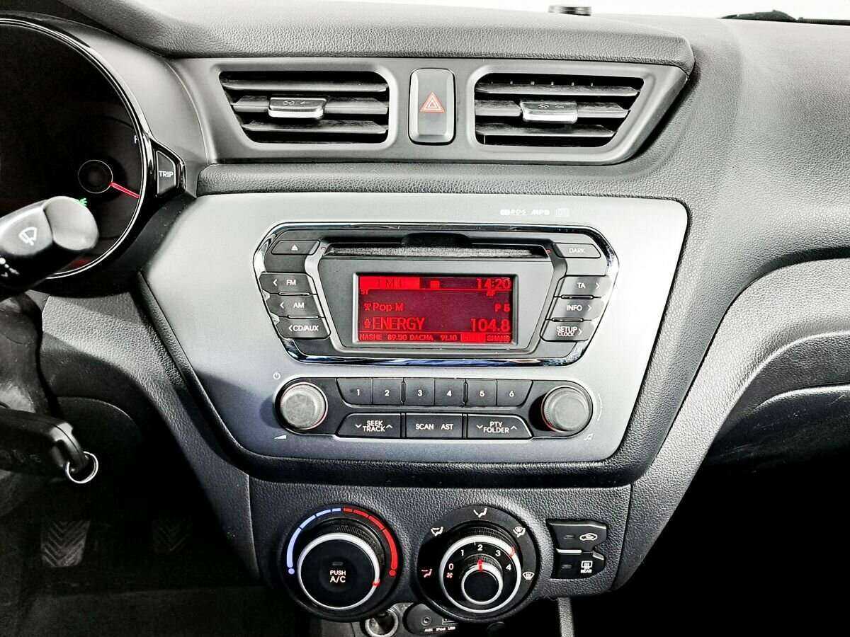 Kia Rio с пробегом — 2014 год. Фото: #11
