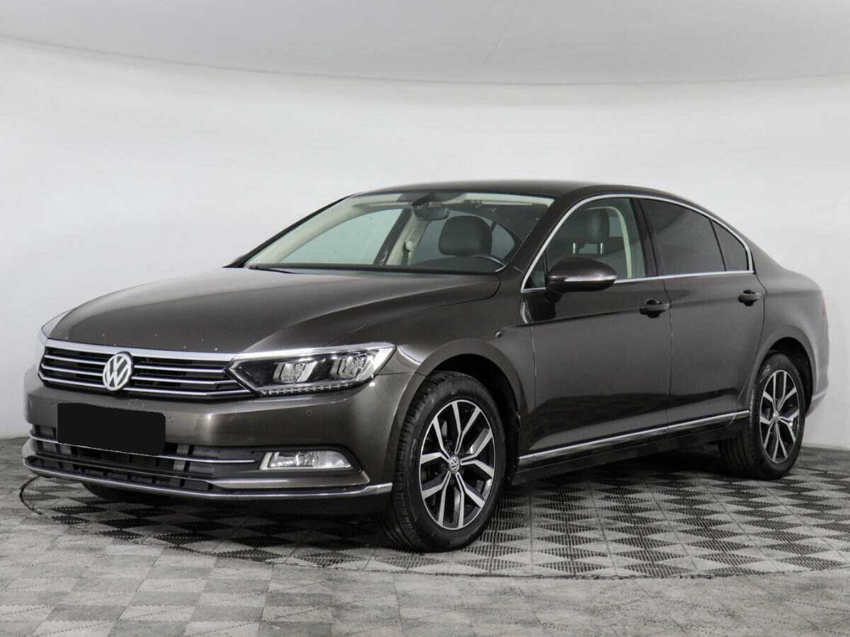 Volkswagen Passat с пробегом — 2015 год. Фото: #0