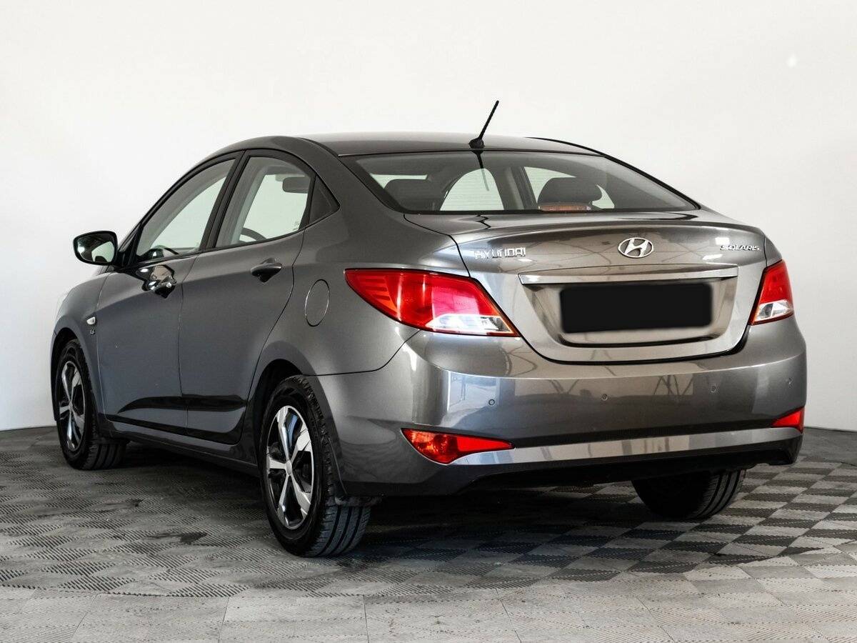 Hyundai Solaris с пробегом — 2015 год. Фото: #5
