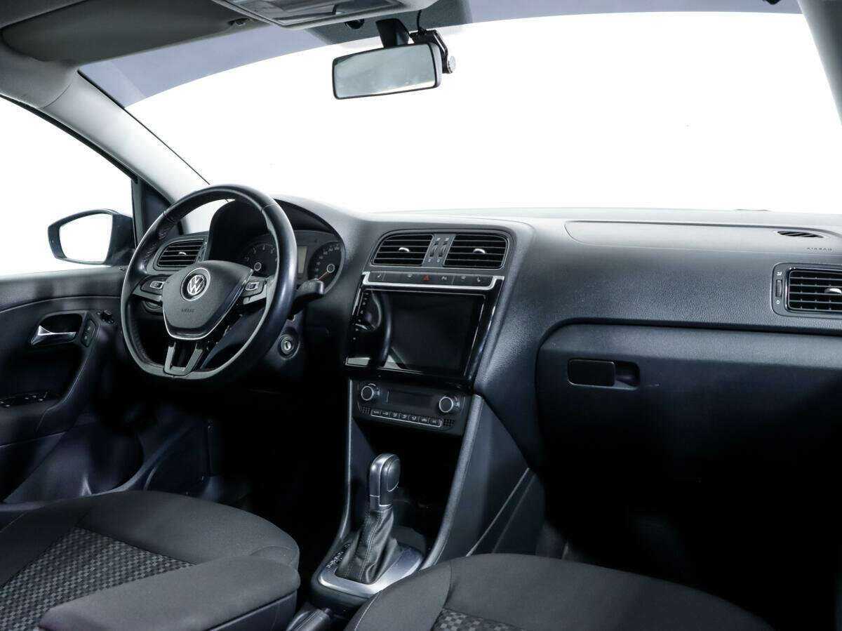 Volkswagen Polo с пробегом — 2015 год. Фото: #8