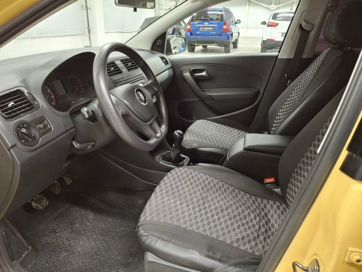 Volkswagen Polo с пробегом — 2017 год. Фото: #15