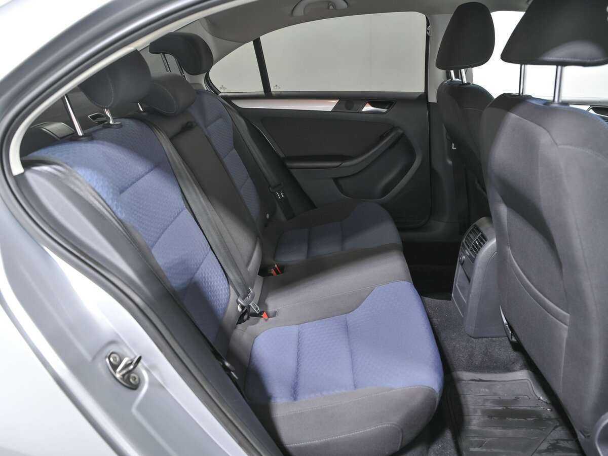Volkswagen Jetta с пробегом — 2013 год. Фото: #14