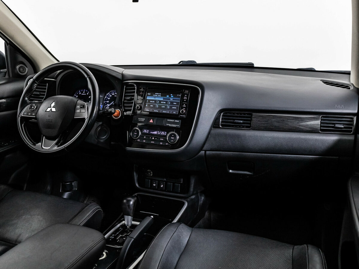Mitsubishi Outlander с пробегом — 2017 год. Фото: #6