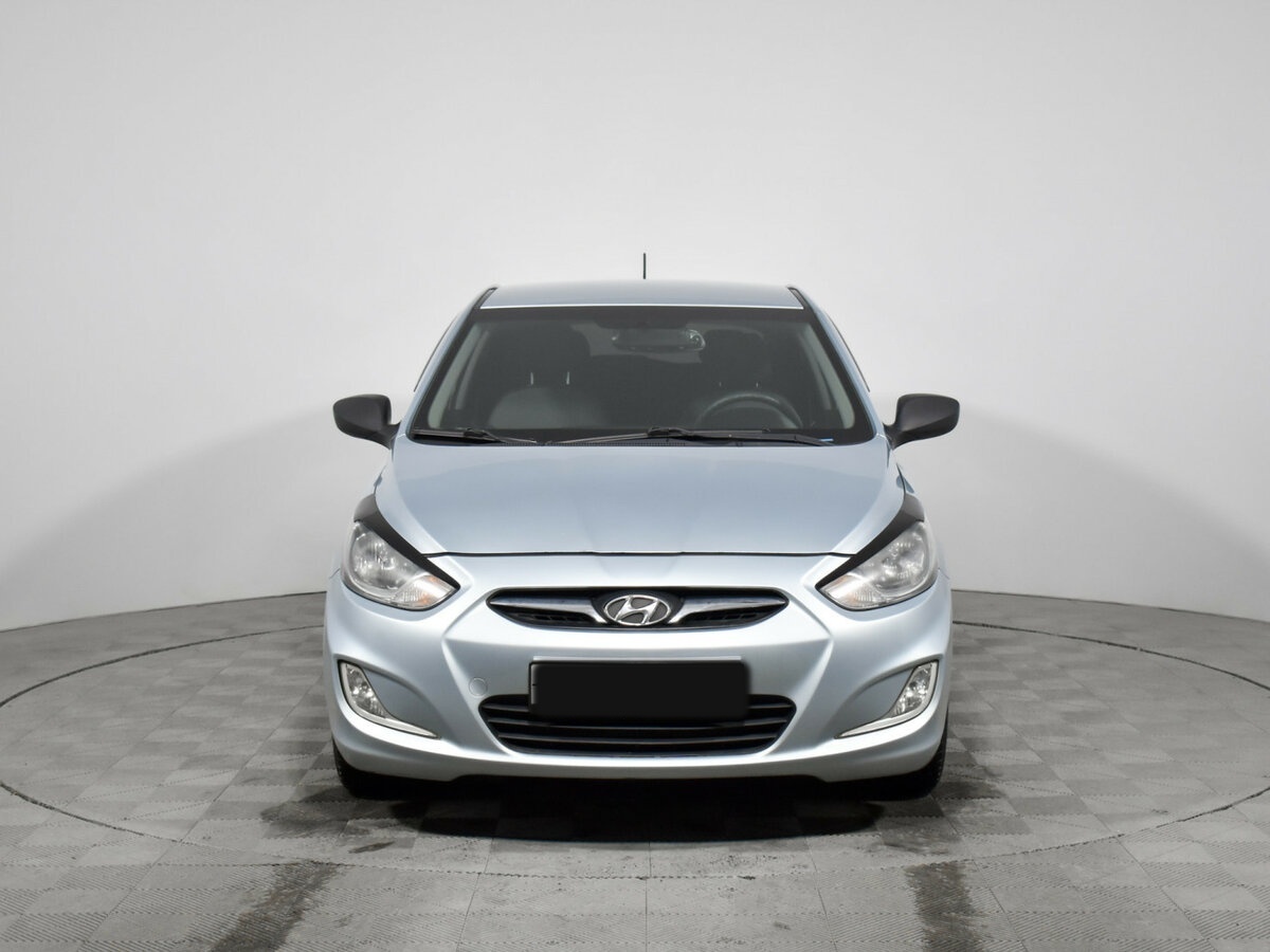 Hyundai Solaris с пробегом — 2014 год. Фото: #1
