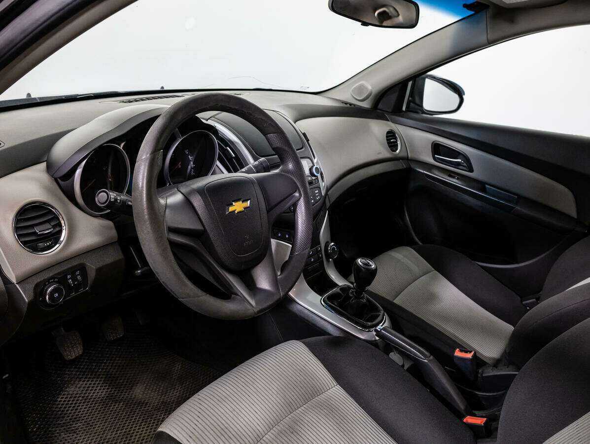 Chevrolet Cruze с пробегом — 2013 год. Фото: #10