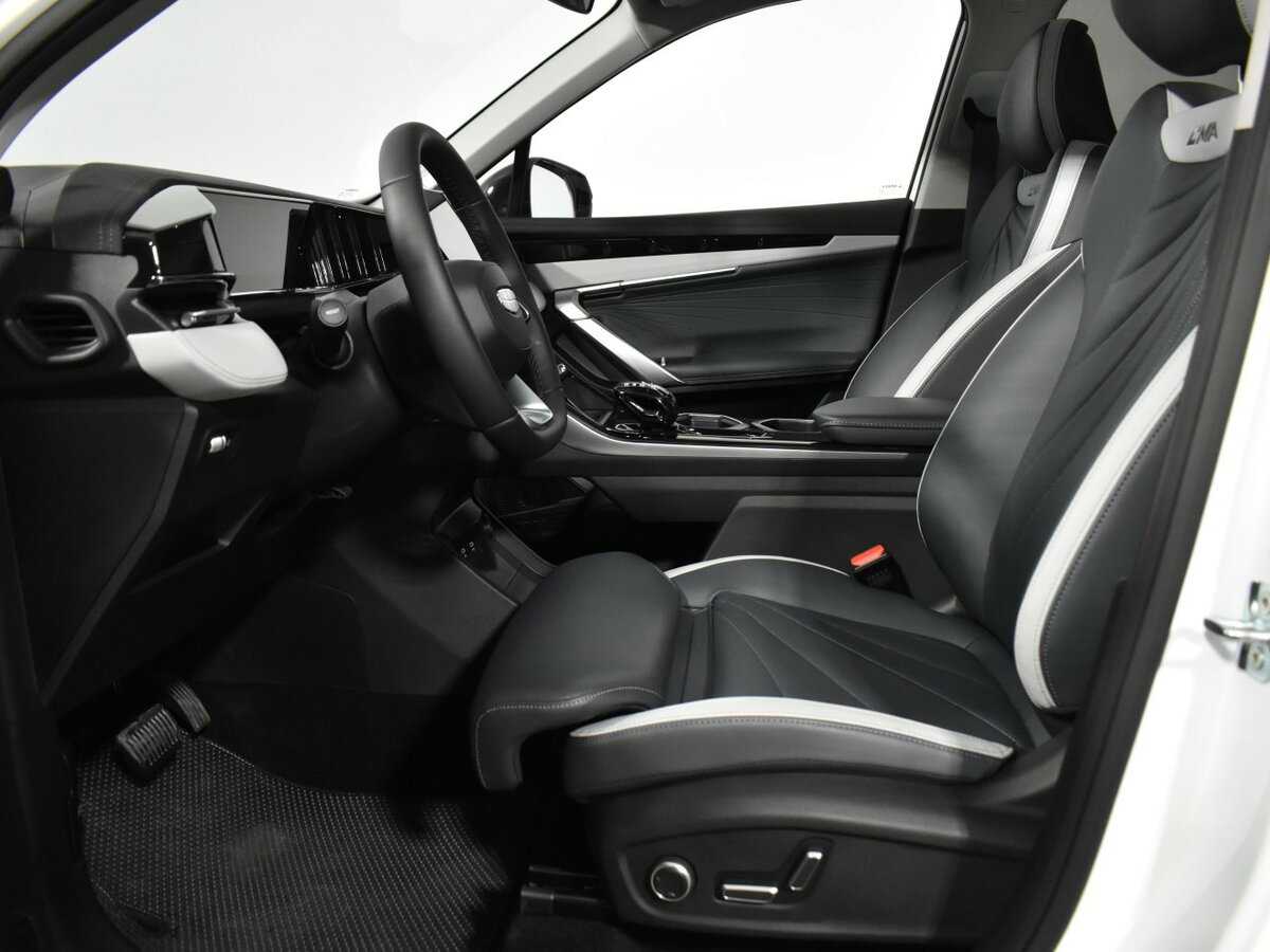 Geely Atlas с пробегом — 2024 год. Фото: #18