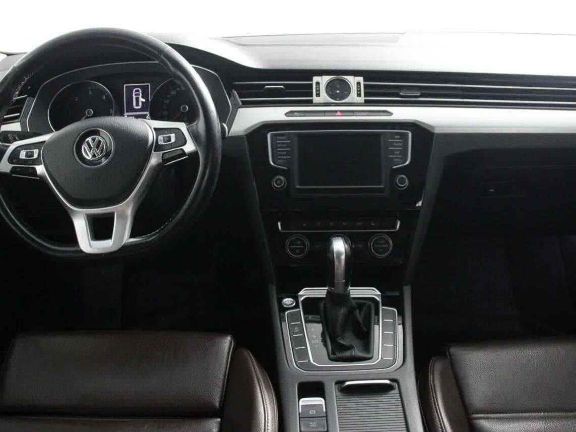 Volkswagen Passat с пробегом — 2017 год. Фото: #10