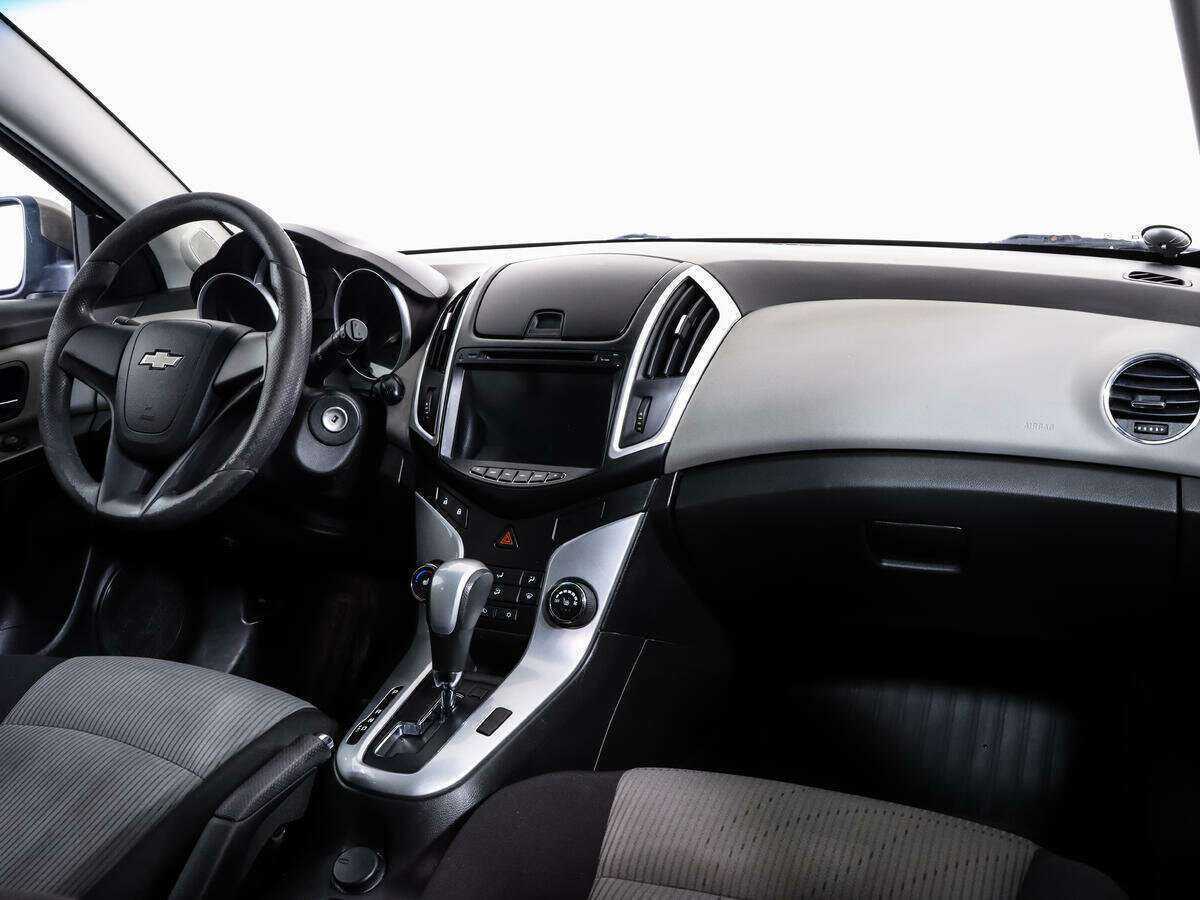 Chevrolet Cruze с пробегом — 2013 год. Фото: #8