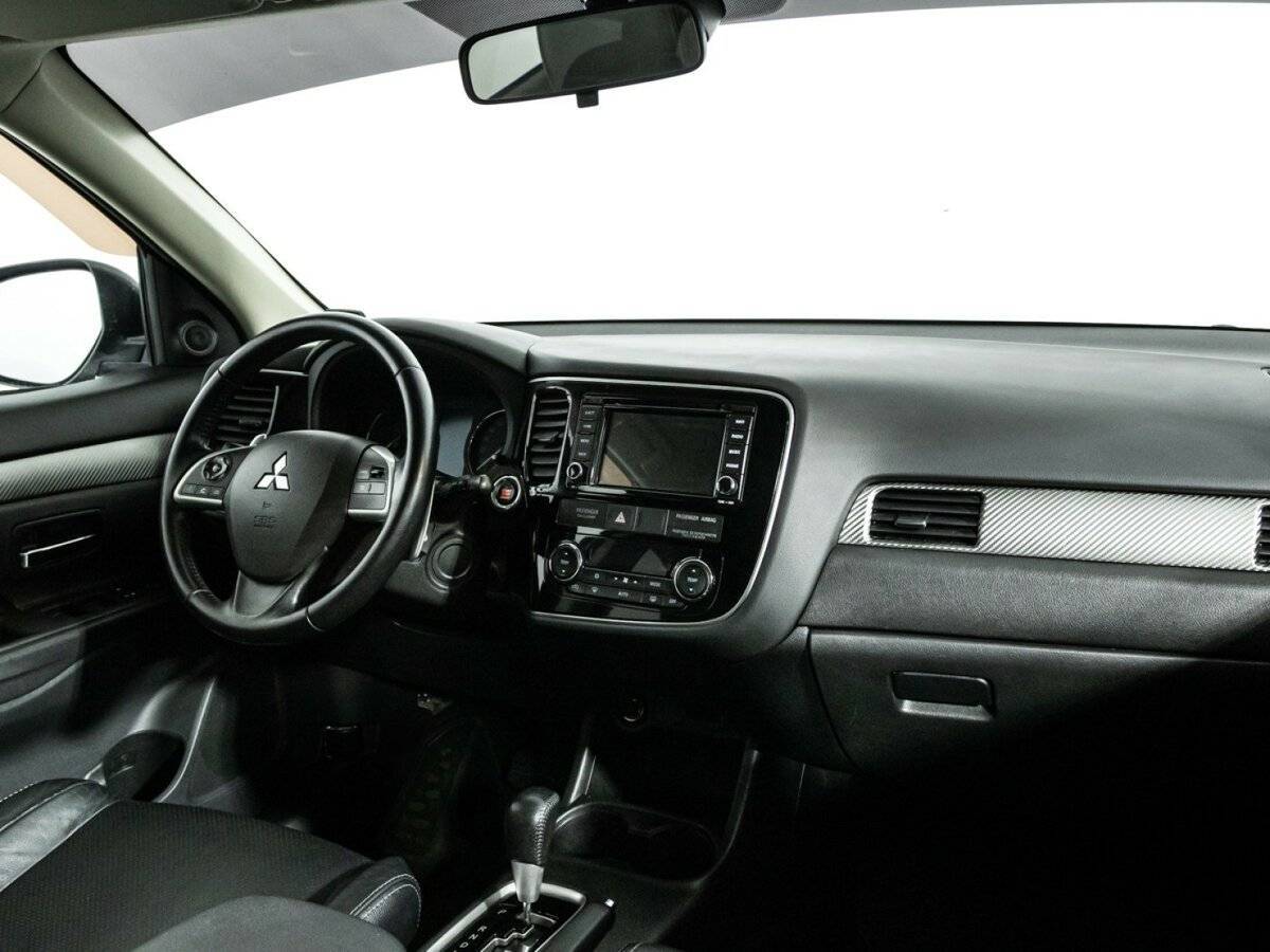 Mitsubishi Outlander с пробегом — 2013 год. Фото: #8