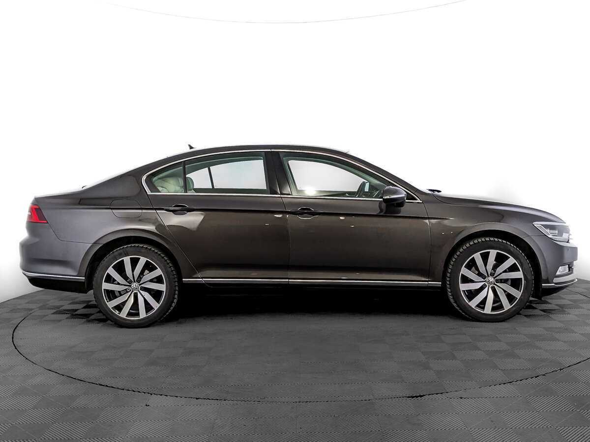 Volkswagen Passat с пробегом — 2017 год. Фото: #3