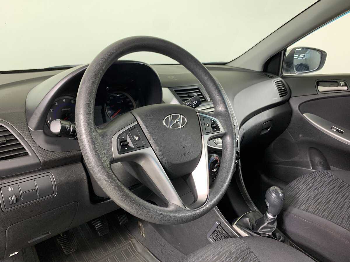Hyundai Solaris с пробегом — 2016 год. Фото: #11