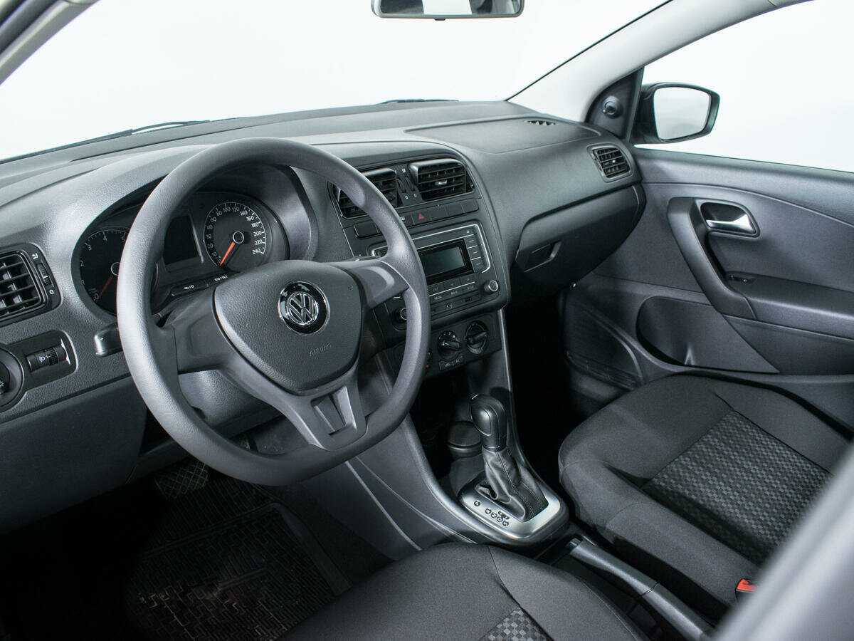 Volkswagen Polo с пробегом — 2019 год. Фото: #12