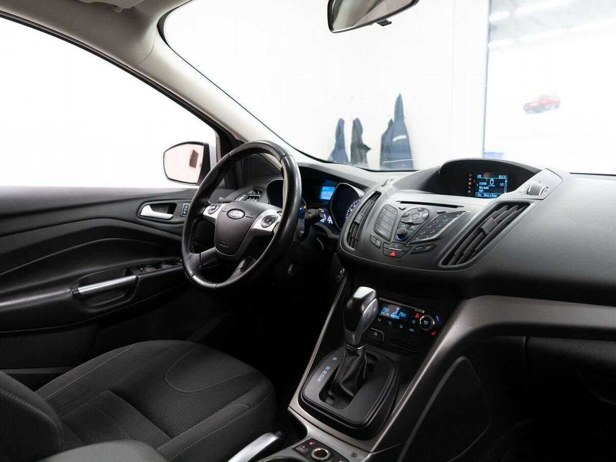 Ford Kuga с пробегом — 2014 год. Фото: #14