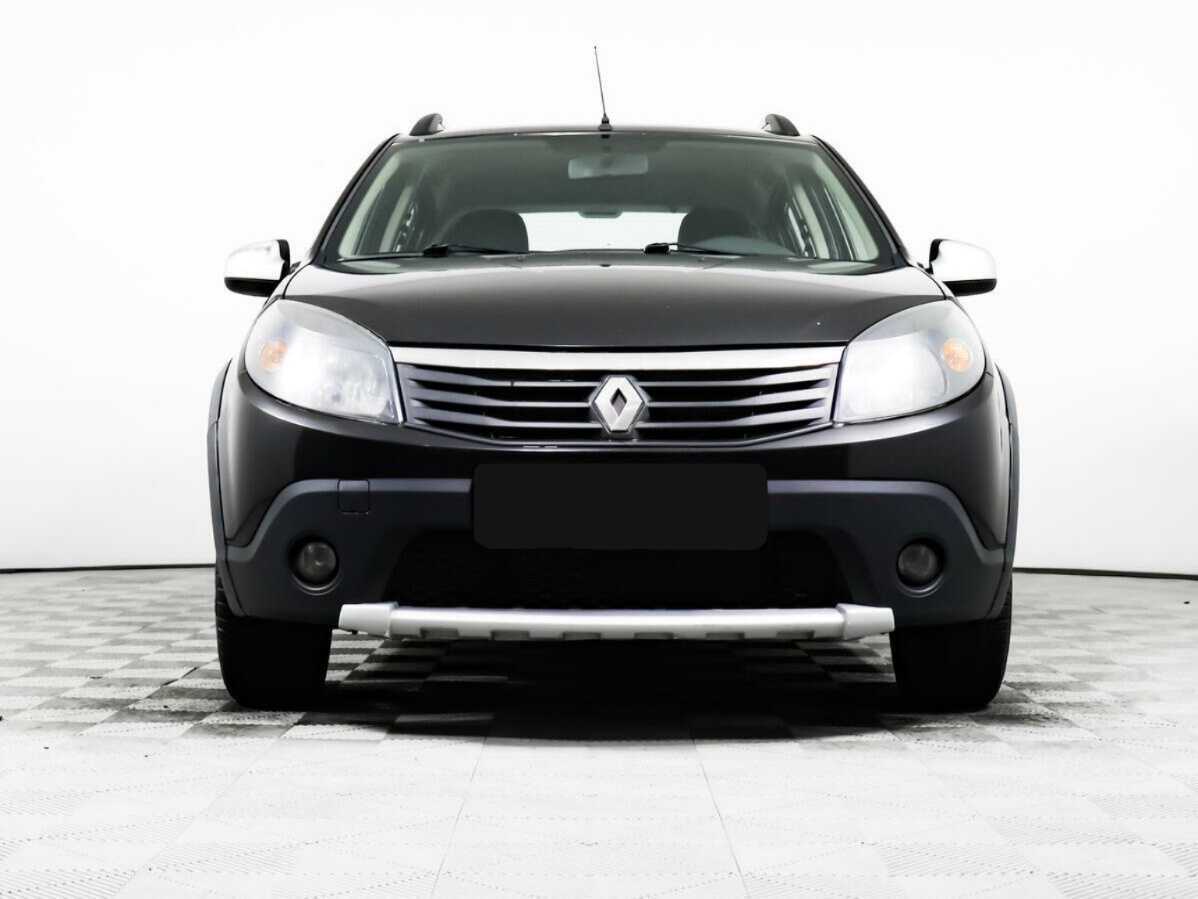 Renault Sandero с пробегом — 2013 год. Фото: #1