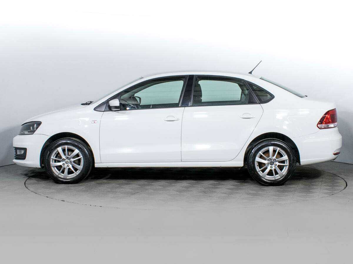 Volkswagen Polo с пробегом — 2015 год. Фото: #7