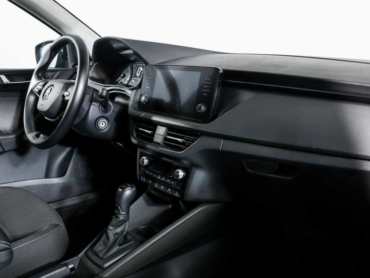 Skoda Rapid с пробегом — 2021 год. Фото: #8