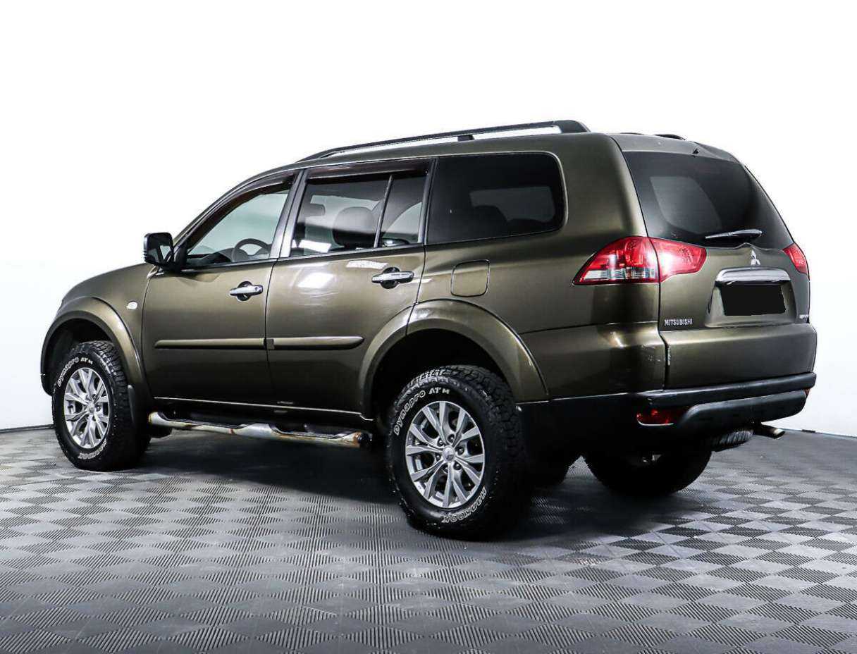 Mitsubishi Pajero Sport с пробегом — 2014 год. Фото: #5