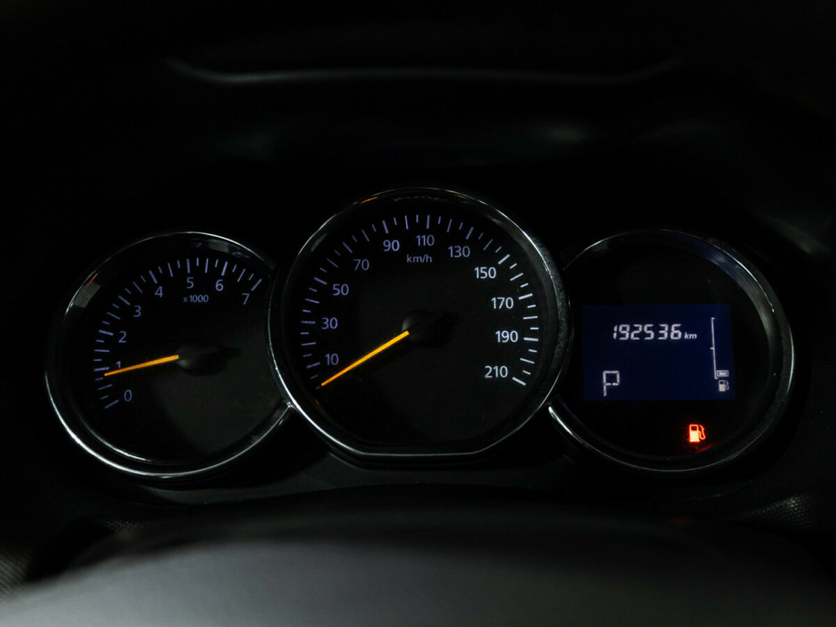 Renault Duster с пробегом — 2015 год. Фото: #11