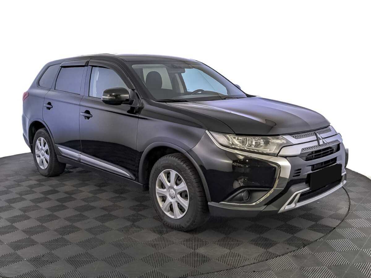 Mitsubishi Outlander с пробегом — 2018 год. Фото: #2