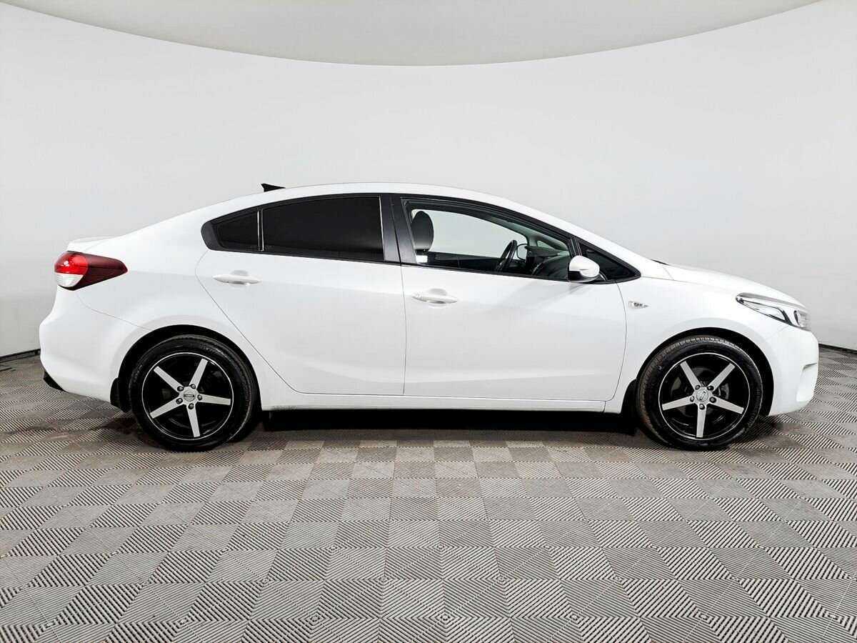 Kia Cerato с пробегом — 2017 год. Фото: #3