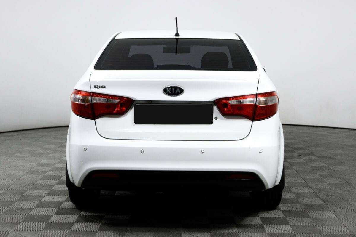 Kia Rio с пробегом — 2012 год. Фото: #5