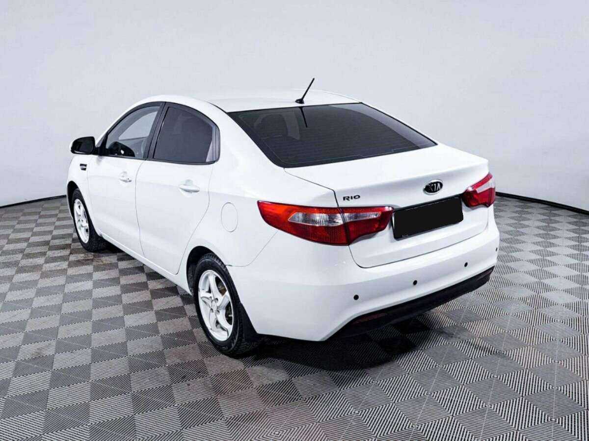 Kia Rio с пробегом — 2012 год. Фото: #6