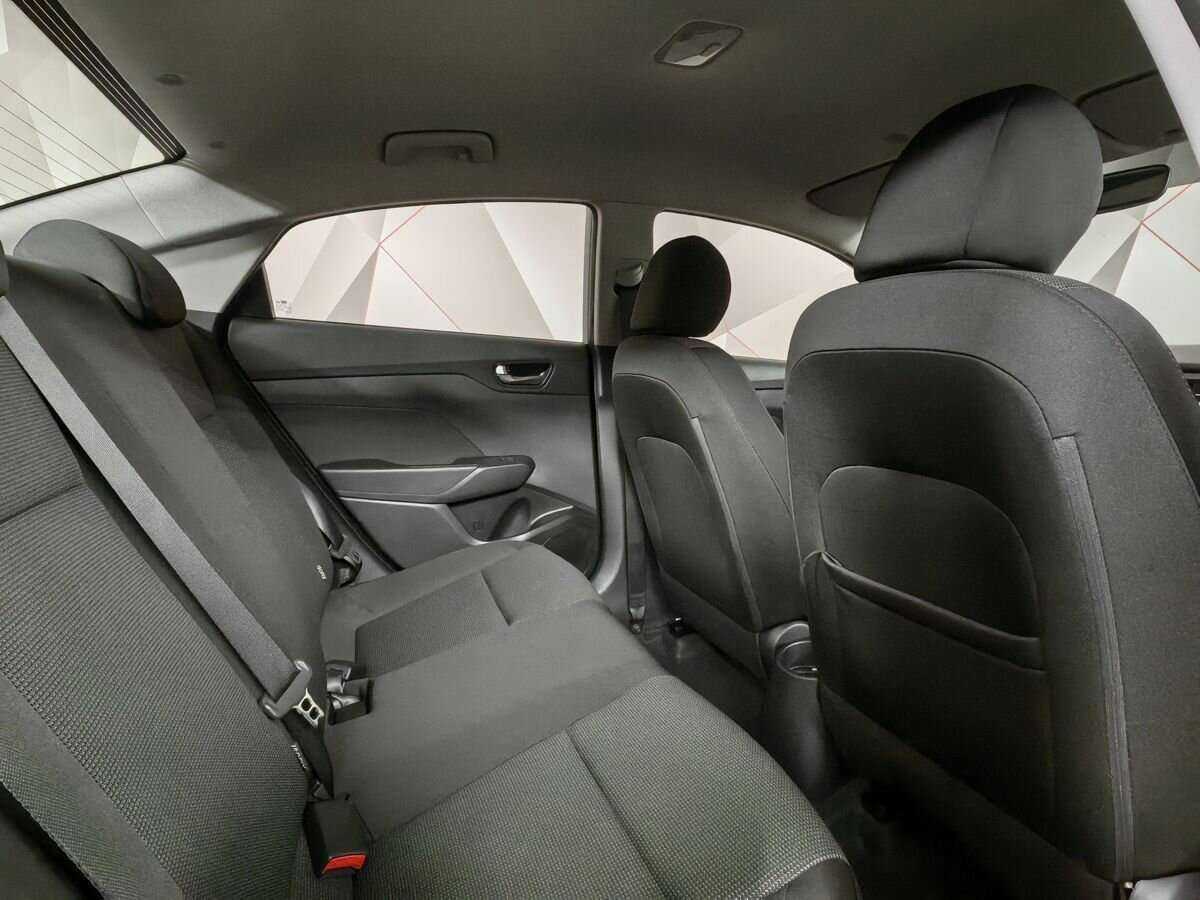 Hyundai Solaris с пробегом — 2019 год. Фото: #11