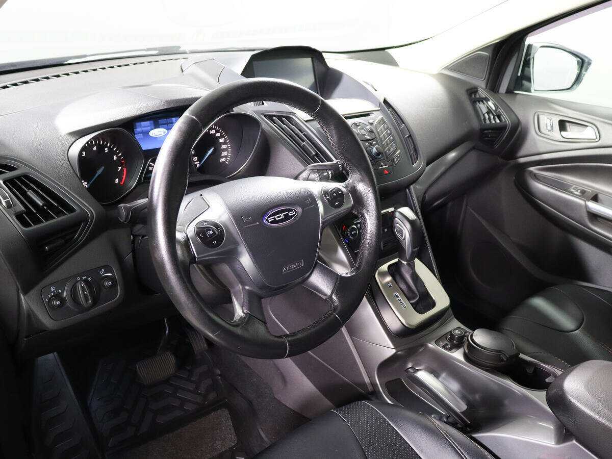 Ford Kuga с пробегом — 2014 год. Фото: #13