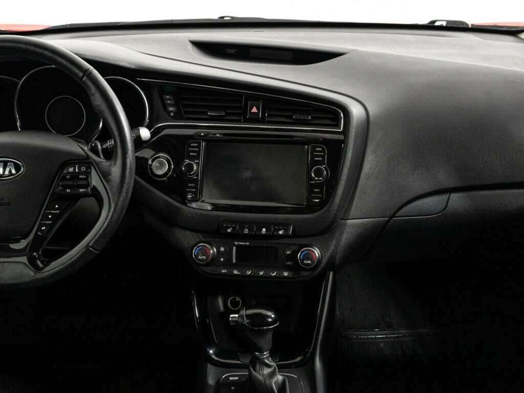 Kia Ceed с пробегом — 2015 год. Фото: #13