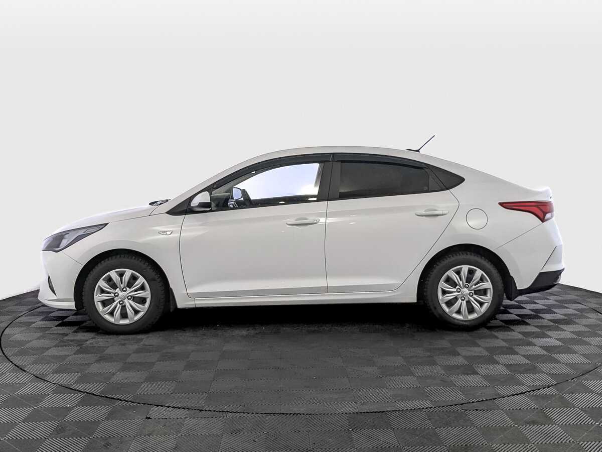 Hyundai Solaris с пробегом — 2022 год. Фото: #7