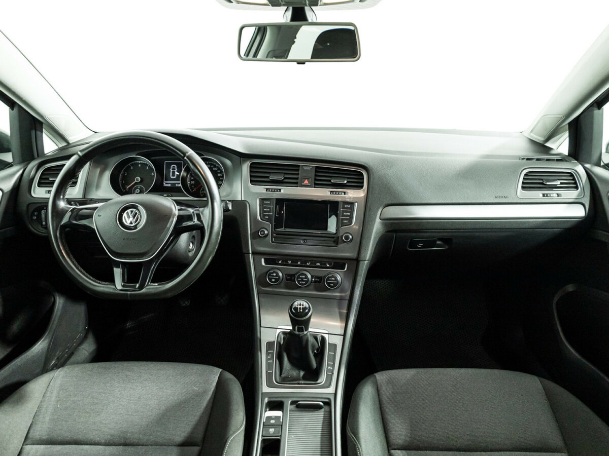 Volkswagen Golf с пробегом — 2013 год. Фото: #12