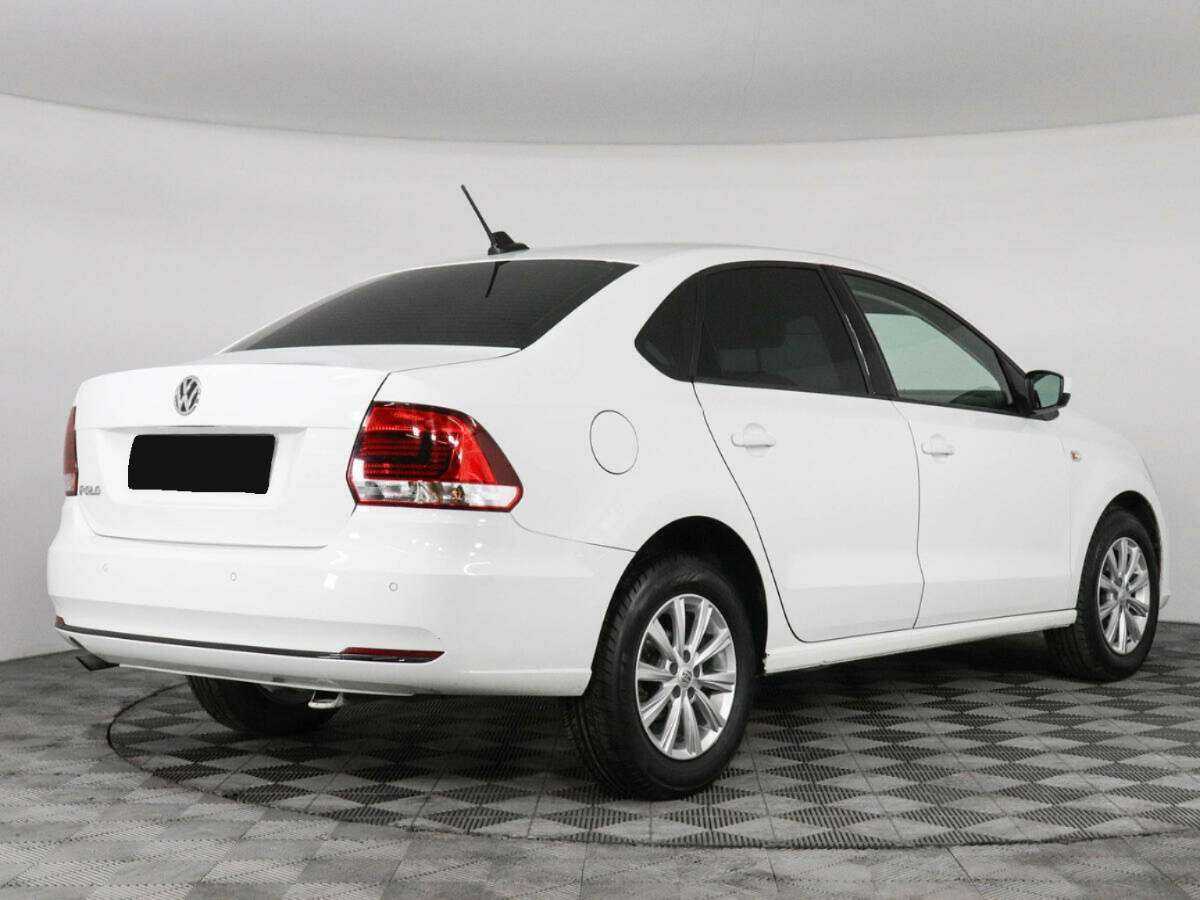 Volkswagen Polo с пробегом — 2018 год. Фото: #4