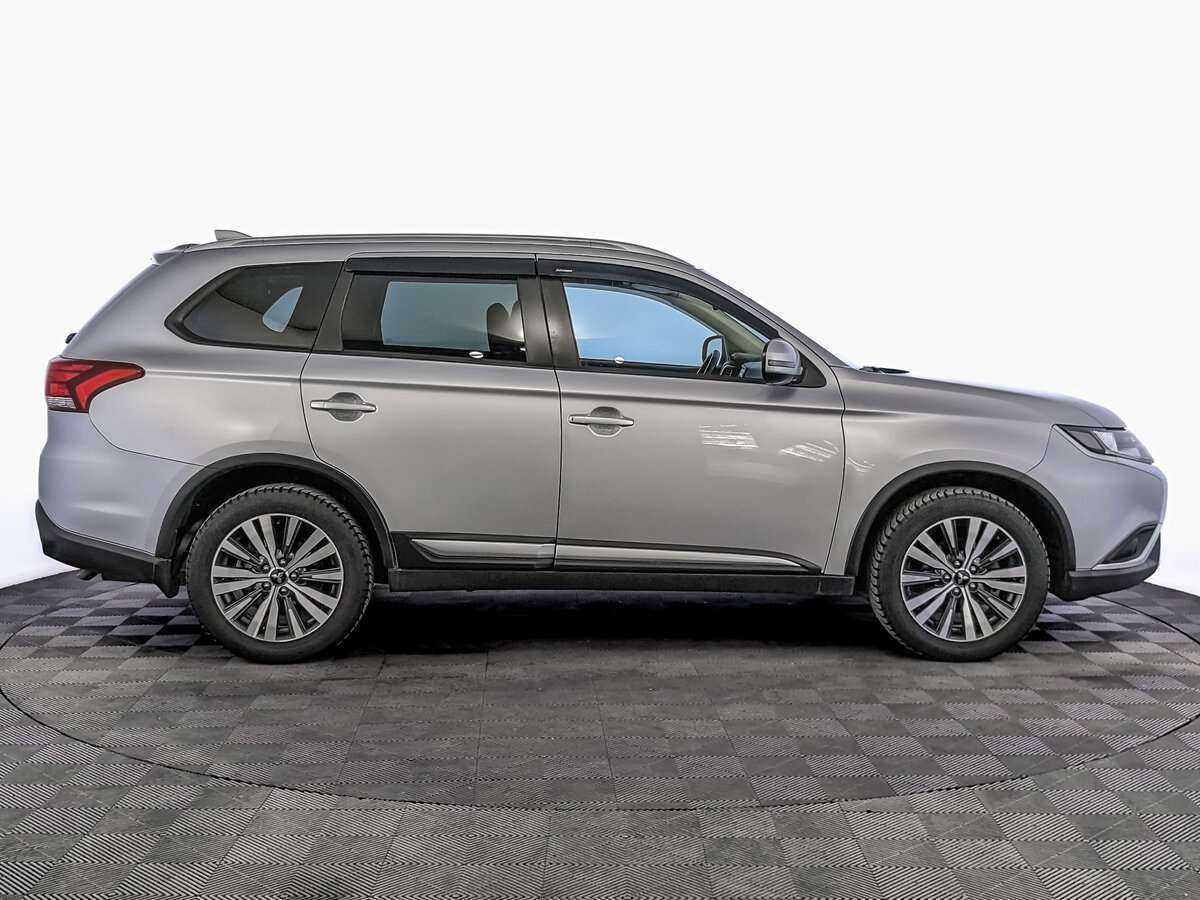 Mitsubishi Outlander с пробегом — 2020 год. Фото: #3