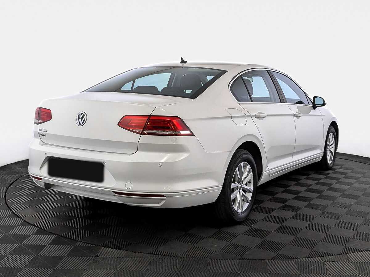 Volkswagen Passat с пробегом — 2019 год. Фото: #4